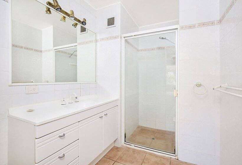 Amazing Waterfront Views Sunshine Coast H330