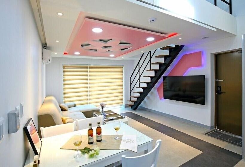 Gyeongju The One Pension Blue