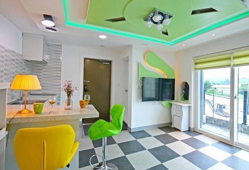 Gyeongju The One Pension Blue