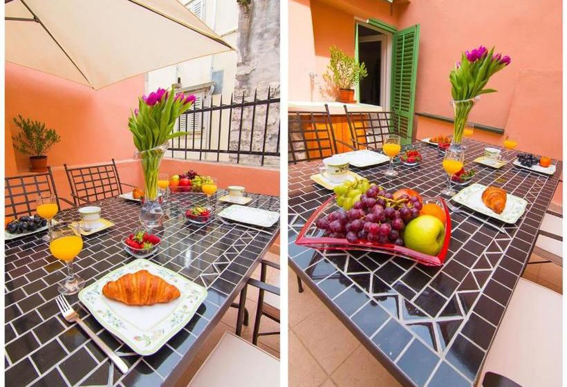 Hotelli Guesthouse Main Square