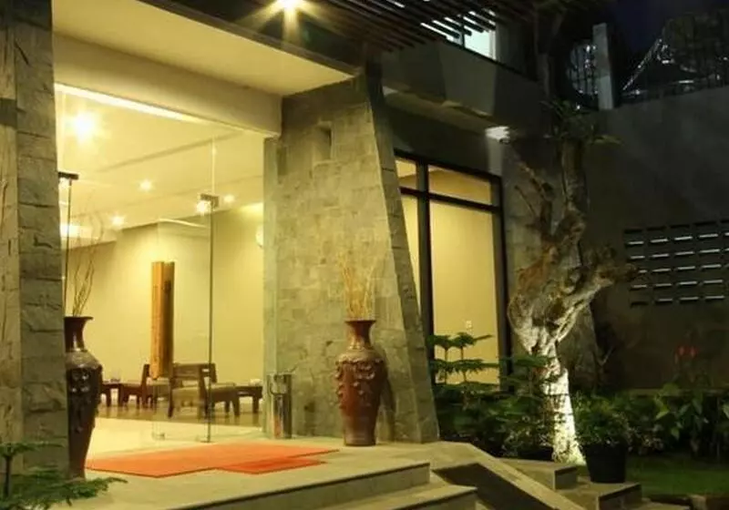 Ommaya Hotel And Resort