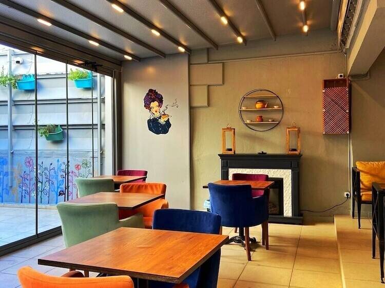 هتل Ulubat Castle