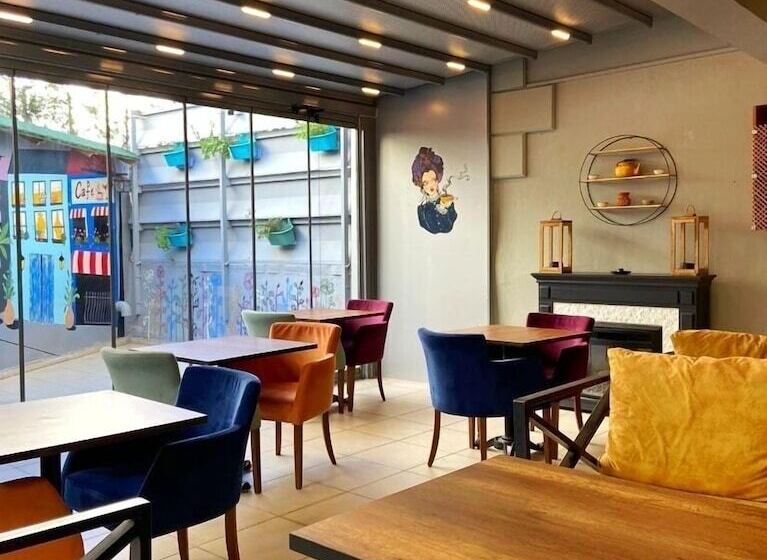 هتل Ulubat Castle