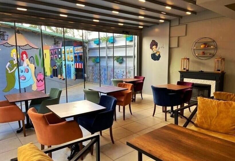 هتل Ulubat Castle