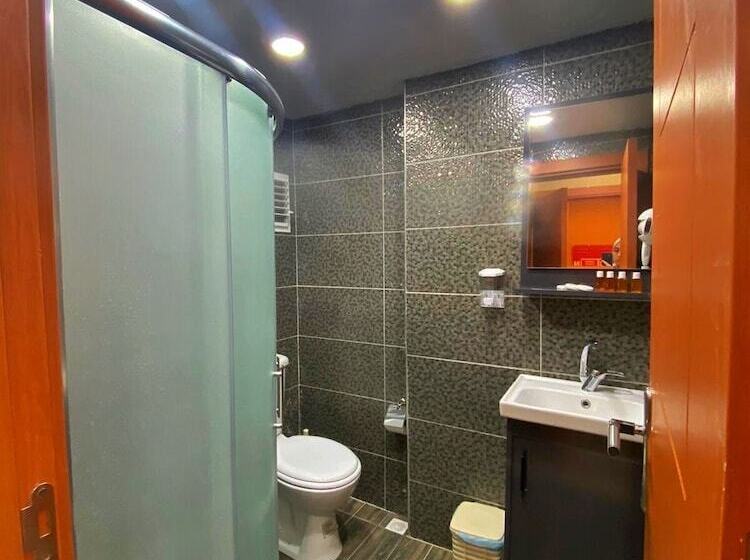 هتل Ulubat Castle