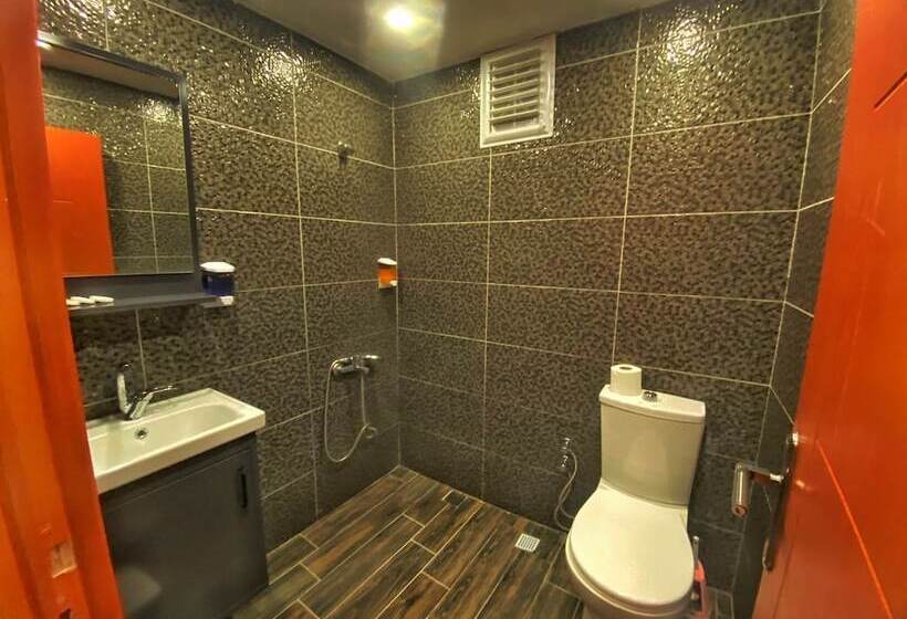 هتل Ulubat Castle