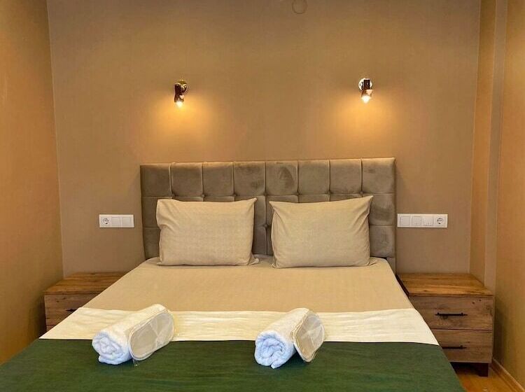 هتل Ulubat Castle