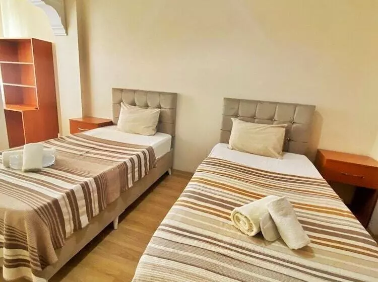 هتل Ulubat Castle