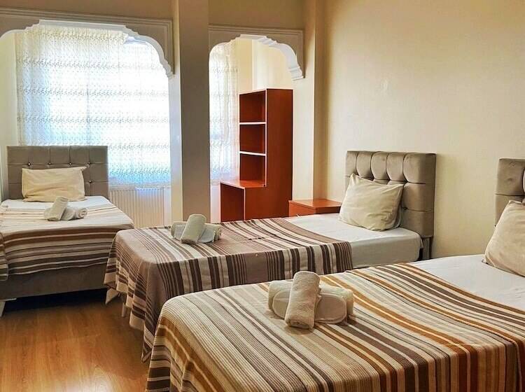 هتل Ulubat Castle