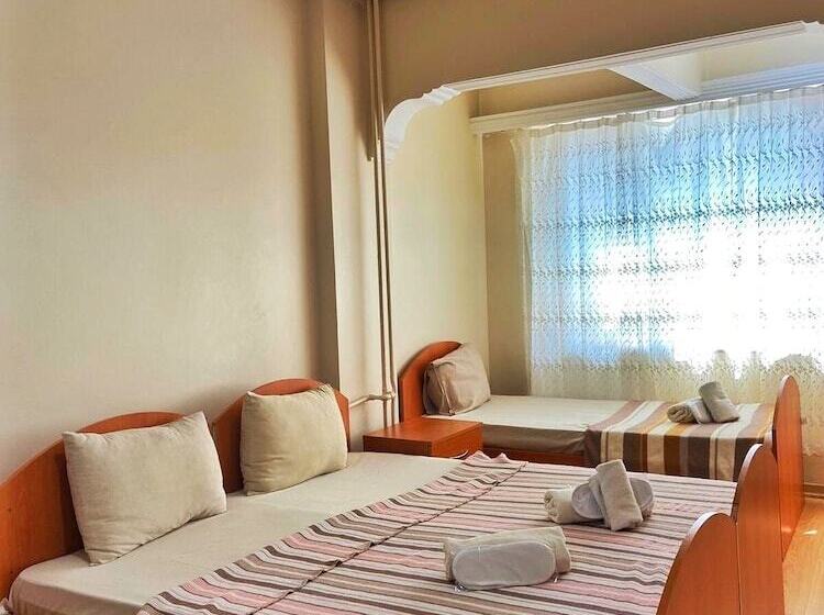 هتل Ulubat Castle