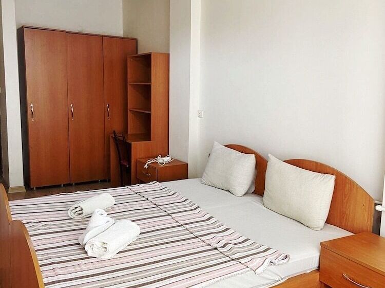 هتل Ulubat Castle