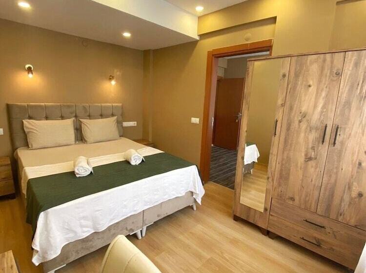 هتل Ulubat Castle