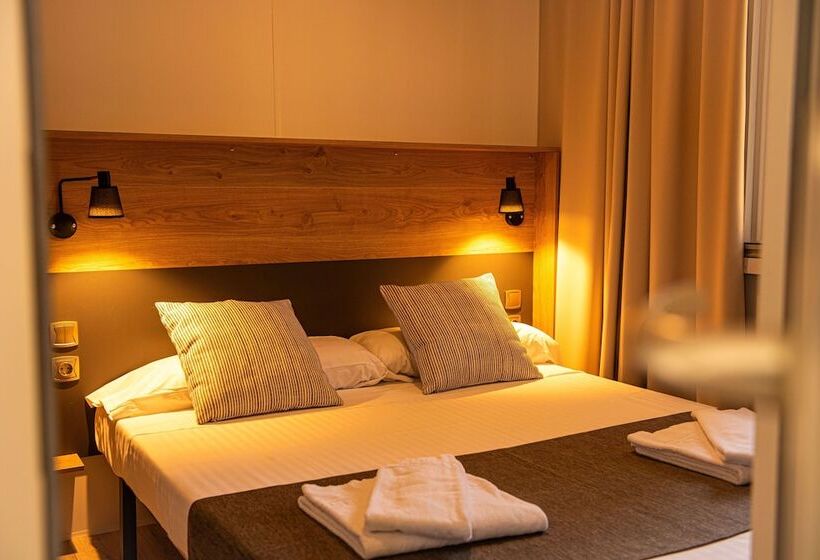 בית מלון כפרי Kampaoh Costa Brava