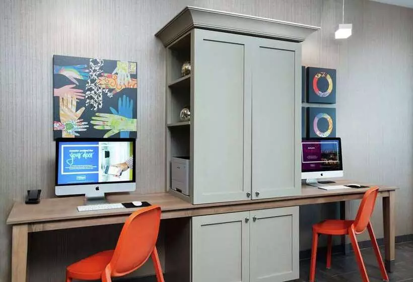 Hotelli Home2 Suites By Hilton Long Island Brookhaven