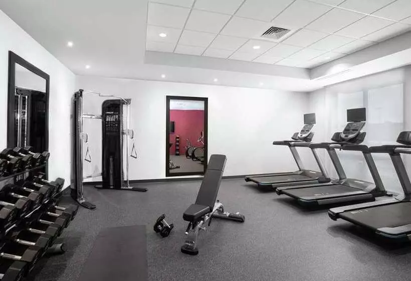 Hotelli Home2 Suites By Hilton Long Island Brookhaven