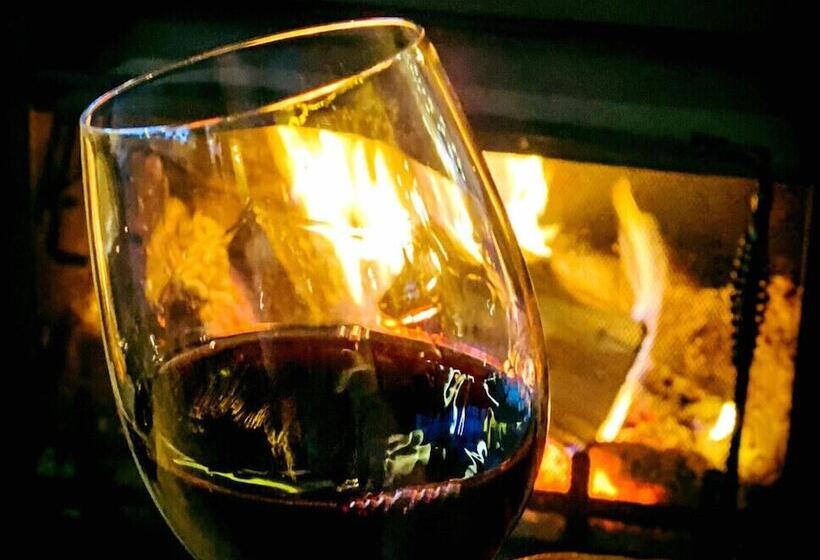 בית מלון כפרי The Crown Inn At Benson