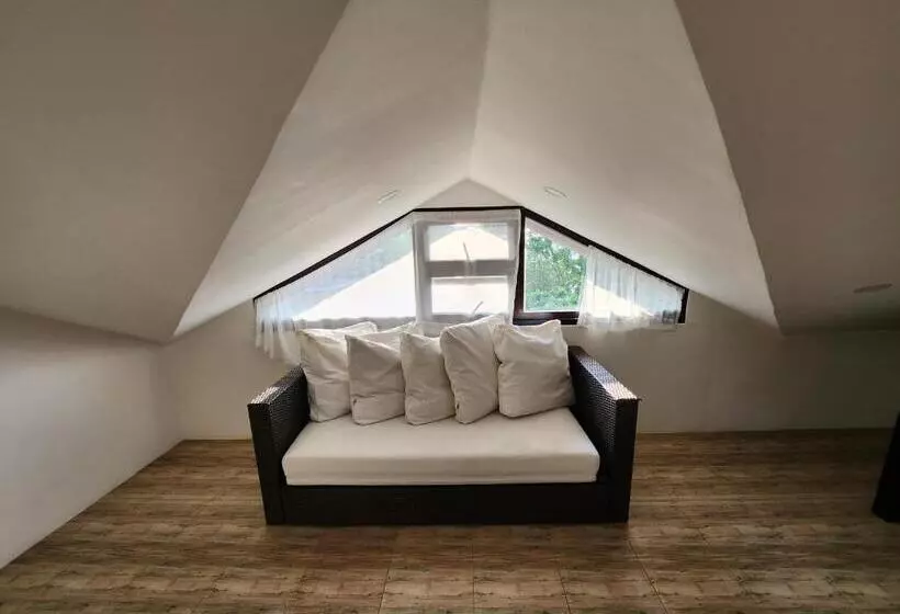 Hotelli Veronicas Inn