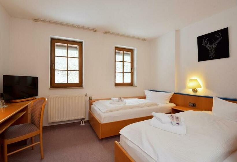 Landhotel Der Distelhof Mit Scheunencafé