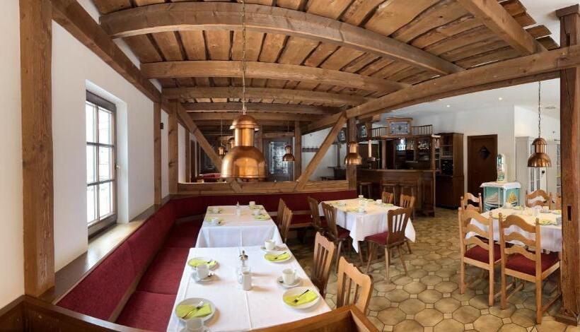 Landhotel Der Distelhof Mit Scheunencafé