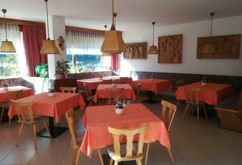 Отель Dolomitenblick