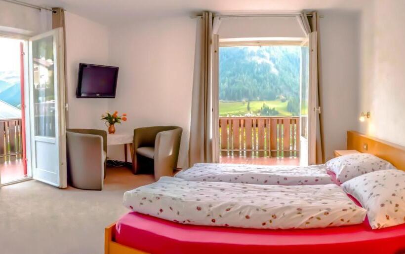 Отель Dolomitenblick