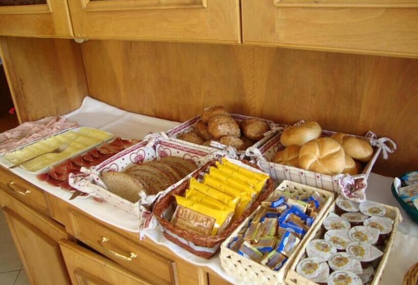 Отель Dolomitenblick