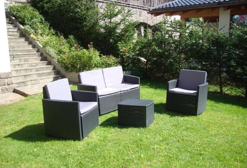 Отель Dolomitenblick