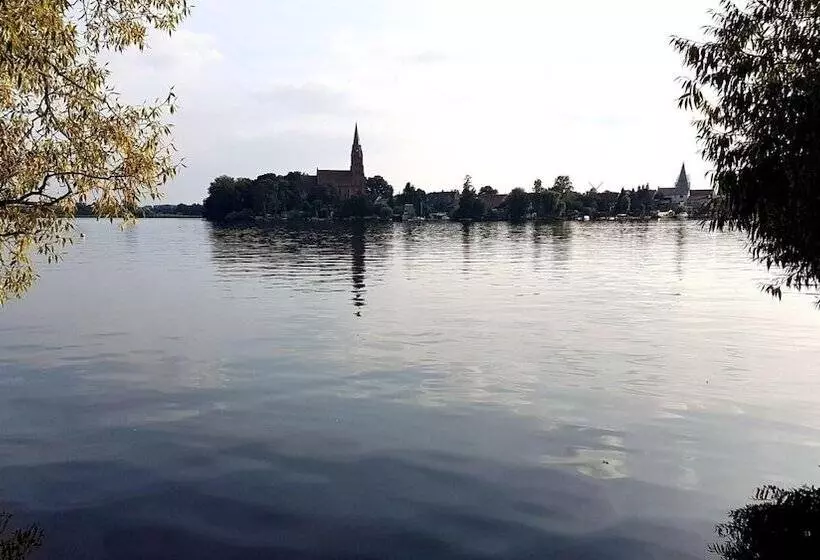 Hotelli Ferienresidenz Müritzpark