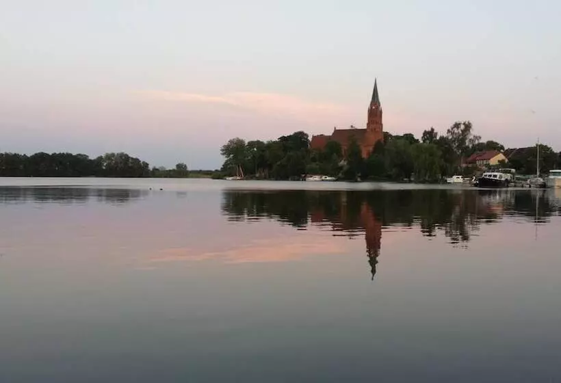 Hotelli Ferienresidenz Müritzpark