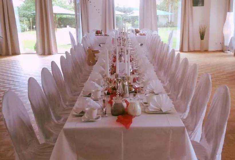 Hotelli Ferienresidenz Müritzpark