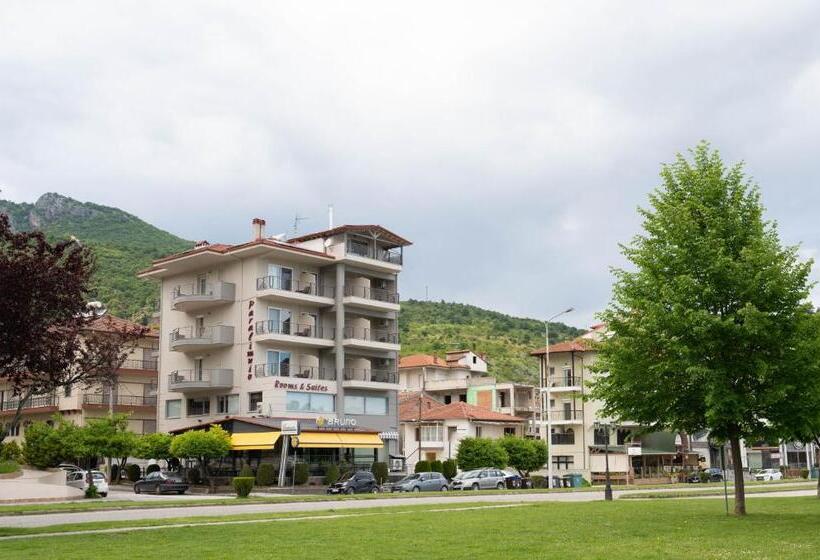 Hotel Paralimnio Suites