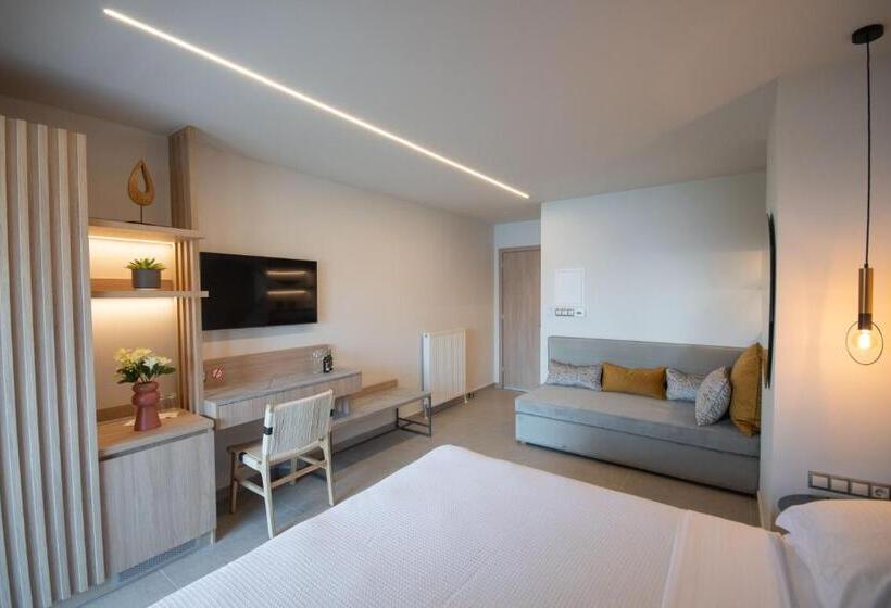 Hotel Paralimnio Suites