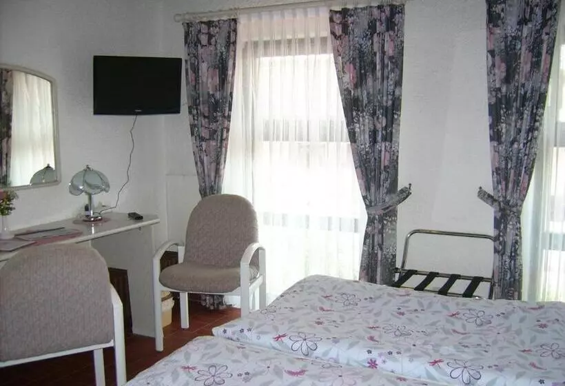 Hotelli Gästehaus Hochrhönblick