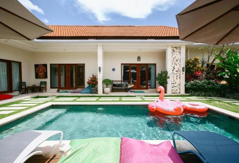 בית מלון כפרי Waterborn Bali