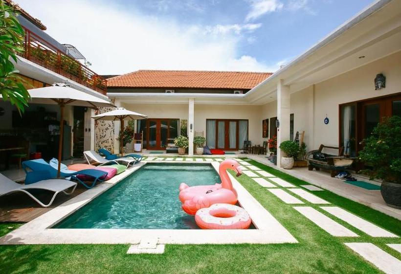 בית מלון כפרי Waterborn Bali