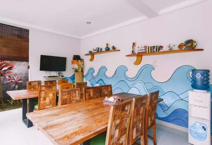 ホテル Waterborn Bali