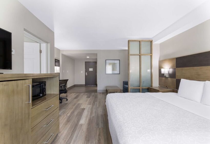 בית מלון כפרי Best Western Plus Downtown North