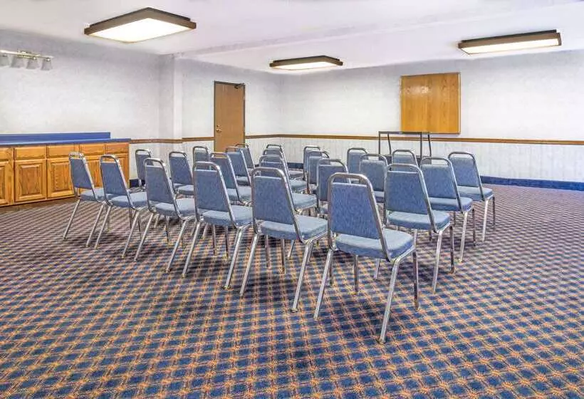 ホテル Days Inn By Wyndham Pontoon Beach