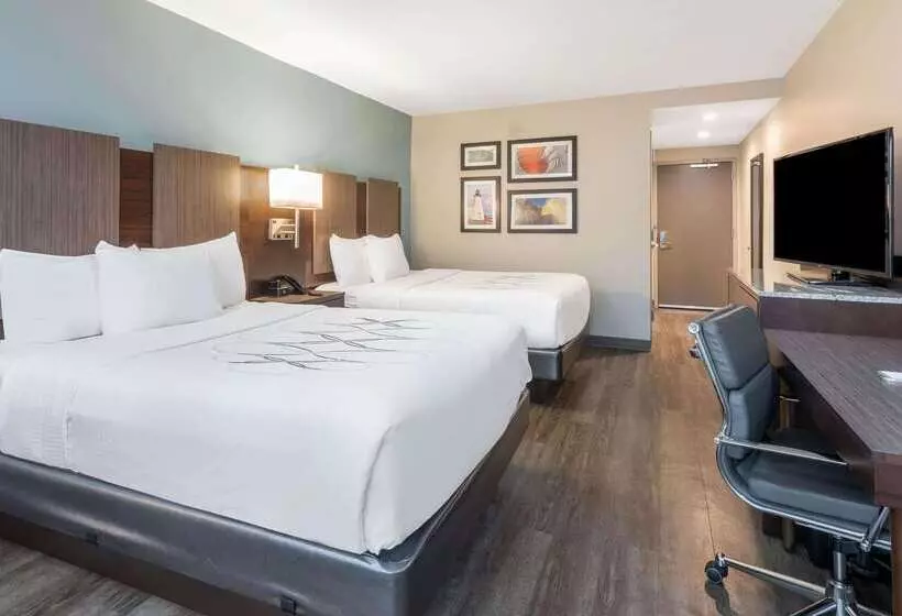 בית מלון כפרי La Quinta By Wyndham Aberdeen Apg