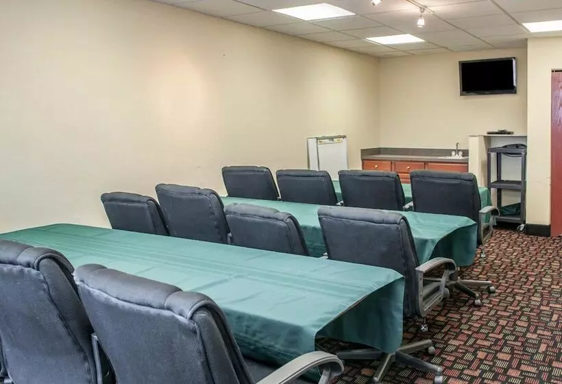 酒店 Quality Inn & Suites South Bend Airport