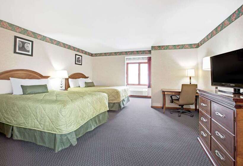 فندق Ramada By Wyndham Flemington