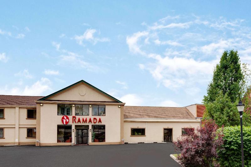 فندق Ramada By Wyndham Flemington