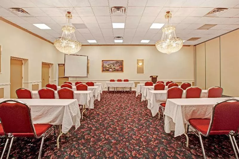 酒店 Ramada By Wyndham Flemington