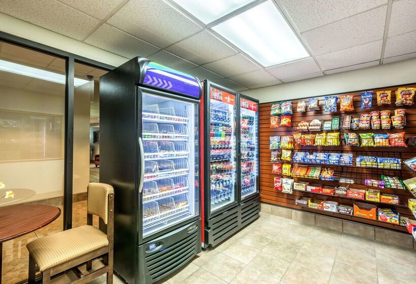 هتل Ramada By Wyndham North Platte