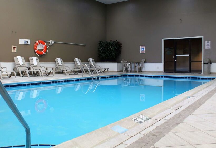 هتل Ramada By Wyndham North Platte