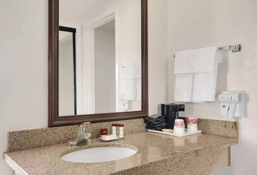 호텔 Ramada By Wyndham Torrance