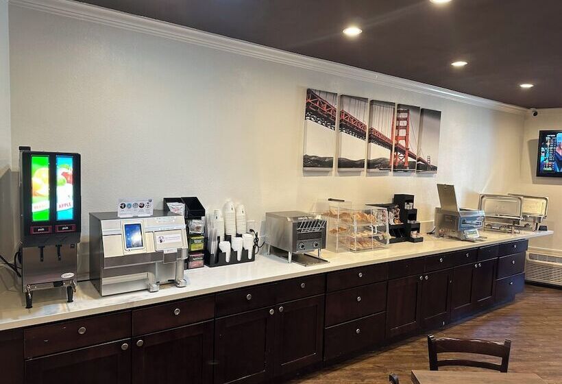 בית מלון כפרי Ramada By Wyndham Torrance