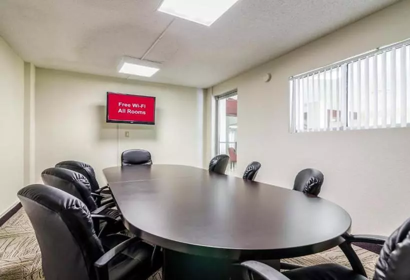 호텔 Red Roof Inn Plus+ Wichita East