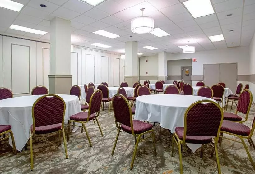 호텔 Red Roof Inn Plus+ Wichita East