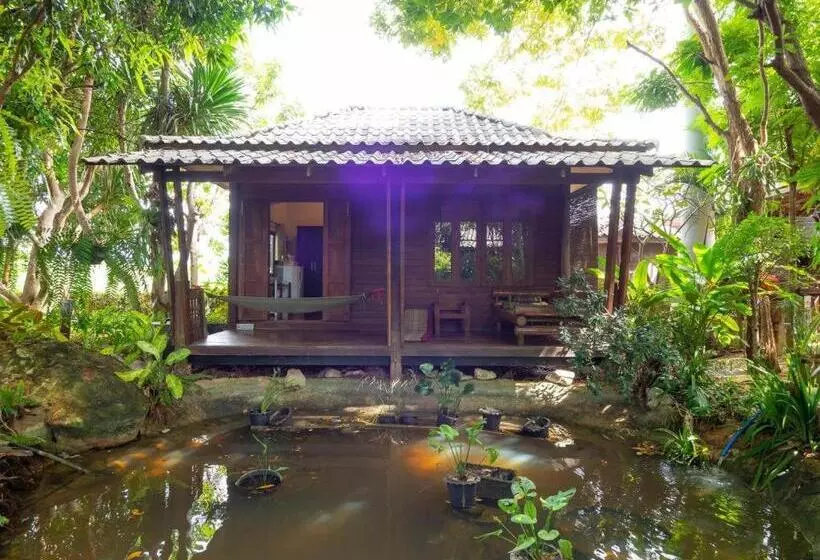 هتل The Frog Khao Yai Resort